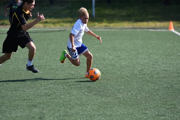 Orenburg, Rusya Federasyonu - 18 Ağustos 2017 yıl: çocuklar futbol mini futbol turnuvası şehir 