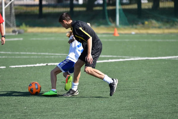 Orenburg, Rusya Federasyonu - 18 Ağustos 2017 yıl: çocuklar futbol mini futbol turnuvası şehir 