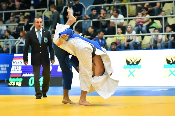 Orenburg, Rusya Federasyonu - Mayıs 12-13 yıl 2018: Boys rekabet Judo Avrupa Judo Cu için
