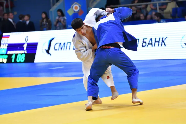 Orenburg, Rusya Federasyonu - Mayıs 12-13 yıl 2018: Boys rekabet Judo Avrupa Judo Cu için
