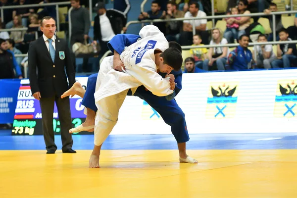 Orenburg, Rusya Federasyonu - Mayıs 12-13 yıl 2018: Boys rekabet Judo Avrupa Judo Cu için