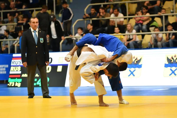 Orenburg, Rusya Federasyonu - Mayıs 12-13 yıl 2018: Boys rekabet Judo Avrupa Judo Cu için