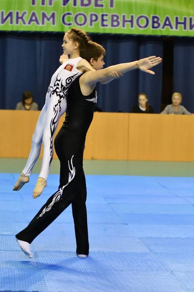 Orenburg Rusko Května 2017 Rok Junioři Soutěžit Sportovní Akrobacie Otevřené — Stock fotografie