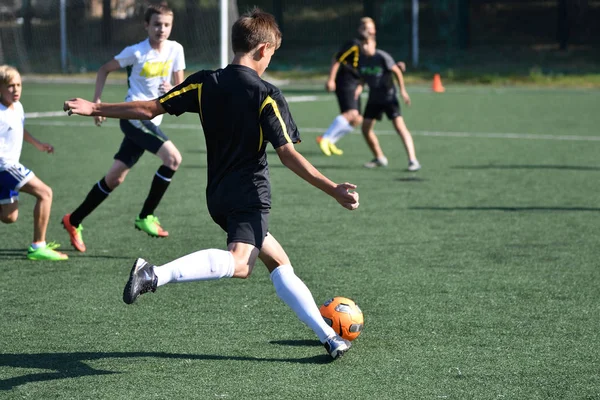 Orenburg Russie Août 2017 Année Les Garçons Jouent Football Sur — Photo