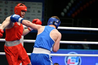 Orenburg, Rusya - 7 Mayıs 2017: Çocuk boksörler arasında 1999-2000 yılları arasında Rusya Şampiyonası 'na katılan boksörler