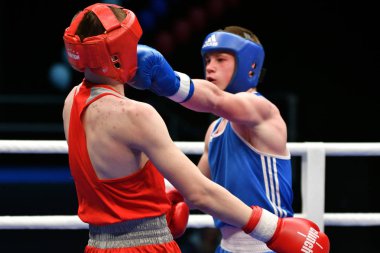 Orenburg, Rusya - 7 Mayıs 2017: Çocuk boksörler arasında 1999-2000 yılları arasında Rusya Şampiyonası 'na katılan boksörler