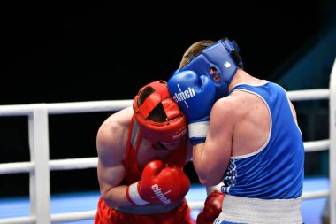 Orenburg, Rusya - 7 Mayıs 2017: Çocuk boksörler arasında 1999-2000 yılları arasında Rusya Şampiyonası 'na katılan boksörler
