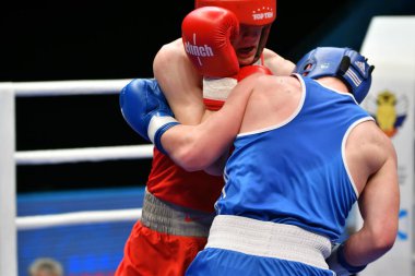 Orenburg, Rusya - 7 Mayıs 2017: Çocuk boksörler arasında 1999-2000 yılları arasında Rusya Şampiyonası 'na katılan boksörler