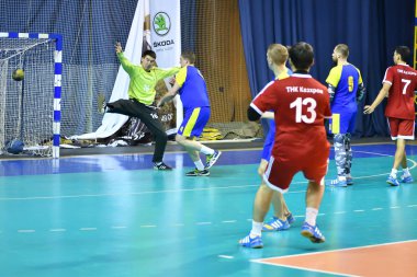 Orenburg, Rusya Federasyonu - February13, 2018 yıl: boys oyun hentbol Uluslararası hentbol turnuvası ilk Orenburg Vali il Ivan İvanoviç Nepluev anısına olarak