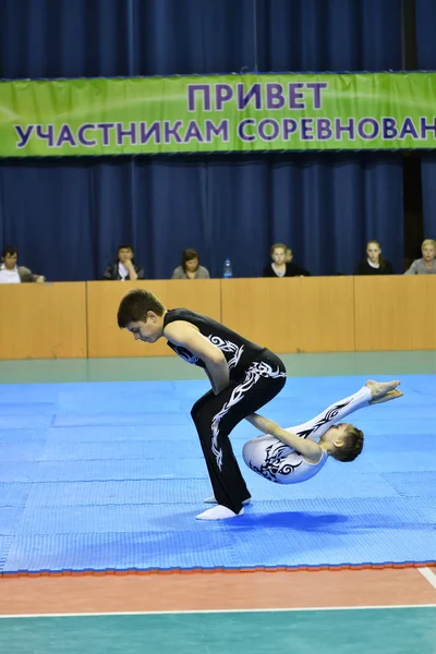 Orenburg Rusia Mayo 2017 Año Juniors Compite Acrobacias Deportivas Campeonato —  Fotos de Stock