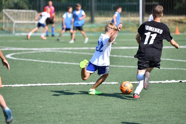 Orenburg Russie Août 2017 Année Les Garçons Jouent Football Sur — Photo