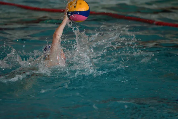 Orenburg, Rusya Federasyonu - ebilmek 4, 2017 yıl: çocuklar su topu şehir su topu turnuvasında oynamak