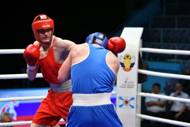 Orenburg, Rusya - 7 Mayıs 2017: Çocuk boksörler arasında 1999-2000 yılları arasında Rusya Şampiyonası 'na katılan boksörler