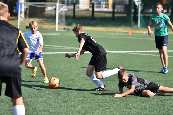Orenburg, Rusya Federasyonu - 18 Ağustos 2017 yıl: çocuklar futbol mini futbol turnuvası şehir 
