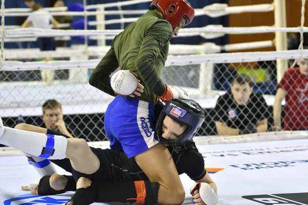 Orenburg Rusia Febrero 2017 Año Los Combatientes Compiten Artes Marciales —  Fotos de Stock