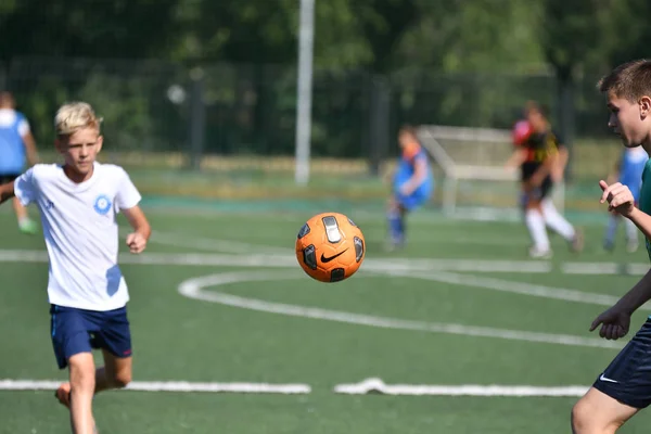 Orenburg Russie Août 2017 Année Les Garçons Jouent Football Sur — Photo