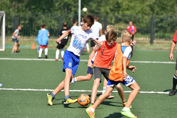 Orenburg, Rusya Federasyonu - 18 Ağustos 2017 yıl: çocuklar futbol mini futbol turnuvası şehir 