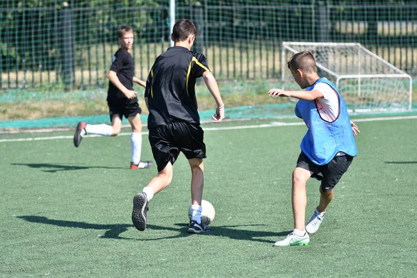 Orenburg Rusia Agustus 2017 Anak Laki Laki Bermain Sepak Bola — Stok Foto