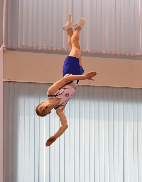 Orenburg Rusko Prosince 2016 Chlapci Soutěží Skákání Trampolíně Soutěžích Orenburské — Stock fotografie