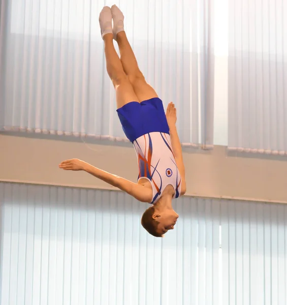 Orenburg Rusko Prosince 2016 Chlapci Soutěží Skákání Trampolíně Soutěžích Orenburské — Stock fotografie