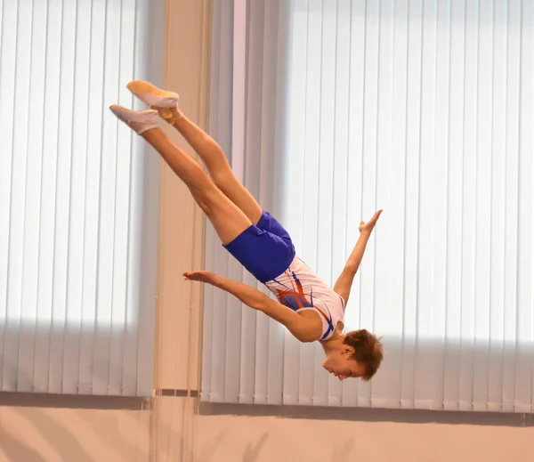 Orenburg Russia December 2016 Boys Compete Jumping Trampoline Competitions Orenburg — Stock Photo, Image