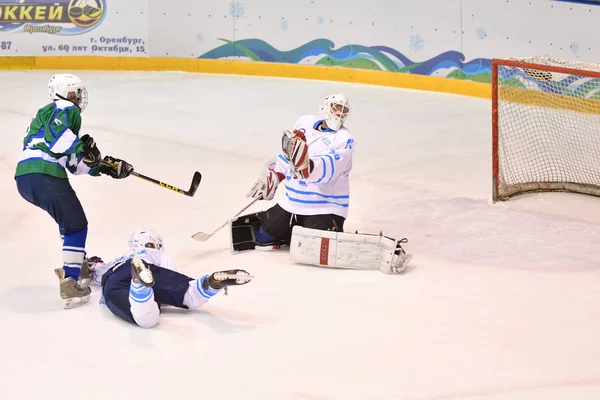 Orenburg Rusia Abril 2017 Año Los Hombres Juegan Hockey Sobre — Foto de Stock