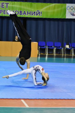 Orenburg, Rusya, 26-27 Mayıs 2017 yıl: gençler rekabet spor akrobasi Açık Şampiyonası spor akrobasi içinde
