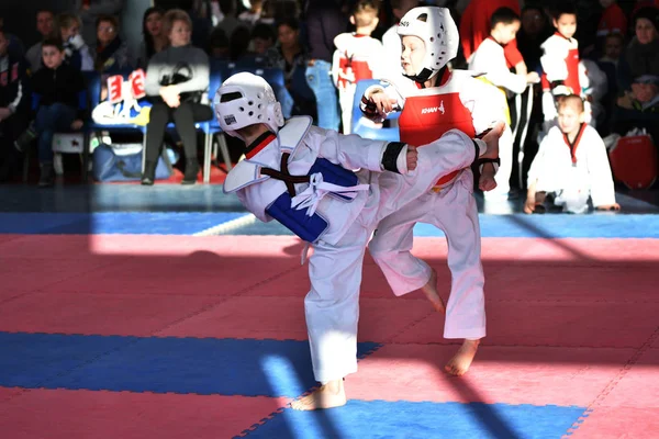 Orenburg Rosja Stycznia 2018 Roku Dzieci Rywalizują Taekwondo Mistrzostwach Szkoły — Zdjęcie stockowe