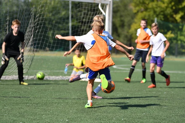 Orenburg Russie Août 2017 Année Les Garçons Jouent Football Sur — Photo