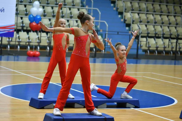 Orenburg Rosja Grudnia 2017 Roku Dziewczyny Konkurować Aerobiku Sportowego Aerobiku — Zdjęcie stockowe