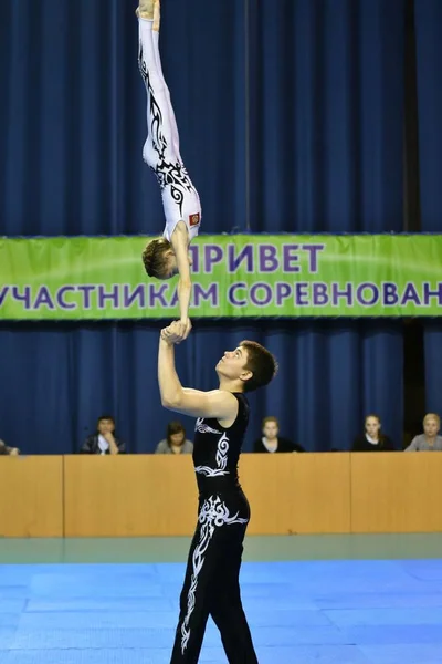 Orenburg Rusia Mayo 2017 Año Juniors Compite Acrobacias Deportivas Campeonato —  Fotos de Stock