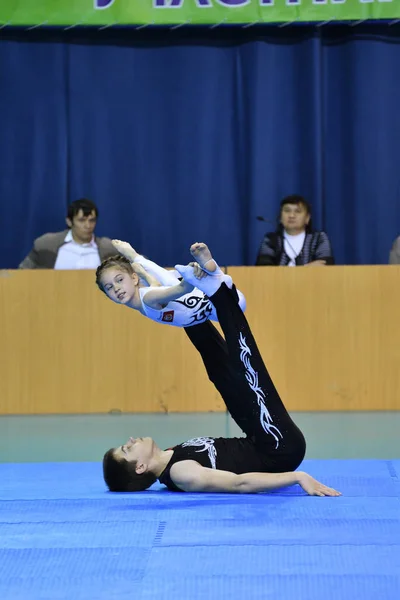 Orenburg Rusko Května 2017 Rok Junioři Soutěžit Sportovní Akrobacie Otevřené — Stock fotografie