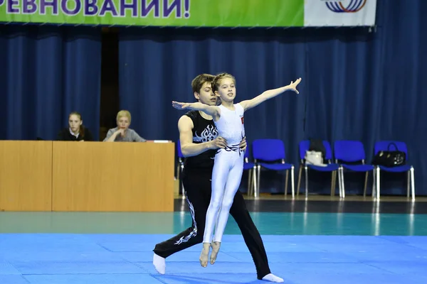 Orenburg Rusko Května 2017 Rok Junioři Soutěžit Sportovní Akrobacie Otevřené — Stock fotografie