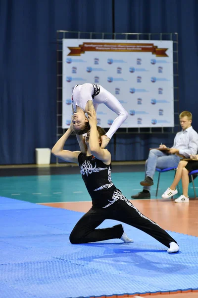 Orenburg Rusko Května 2017 Rok Junioři Soutěžit Sportovní Akrobacie Otevřené — Stock fotografie