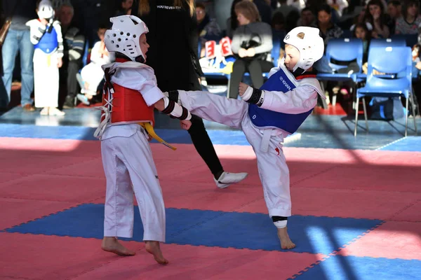 Orenburg Rússia Janeiro 2018 Crianças Competem Taekwondo Championship School Olympic — Fotografia de Stock