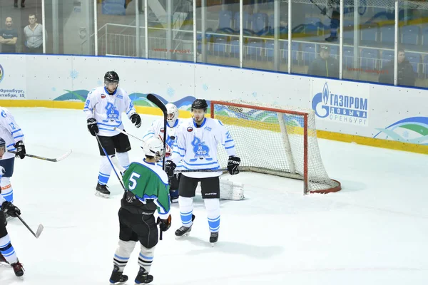 Orenburg Rusia Abril 2017 Año Los Hombres Juegan Hockey Sobre —  Fotos de Stock