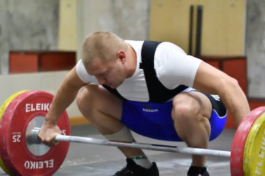 Orenburg, Rusya Federasyonu, 17 Aralık 2017 yıl: boys halter içinde Kupası için rekabet ve Halter Şampiyonası vardır