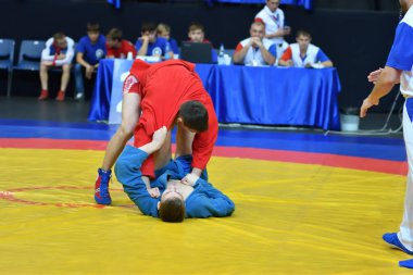  Orenburg, Rusya - 29 Ekim 2016: Çocuklar yarışmalar kendini savunma silah 2000-2001 biennium Doğum tarihi kız ve erkek çocuklar arasında olmadan kendini savunma Rusya Şampiyonası silahsız