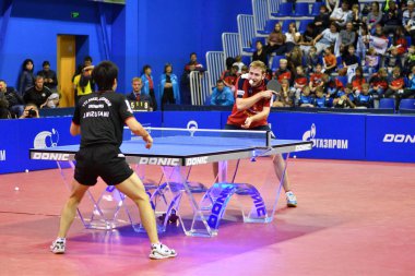 Orenburg, Rusya Federasyonu - 28 Eylül 2017 yıl: çocuk oyun Masa Tenisi rekabet