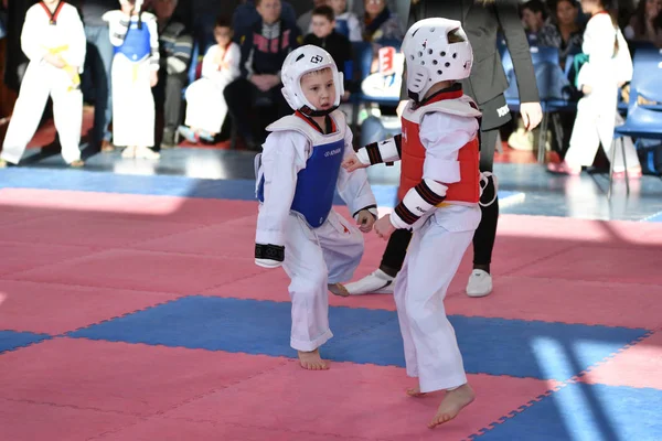 Orenburg Rosja Stycznia 2018 Roku Dzieci Rywalizują Taekwondo Mistrzostwach Szkoły — Zdjęcie stockowe