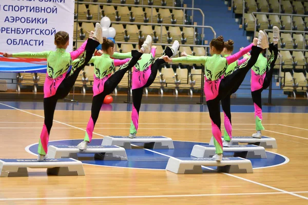 Orenburg Rusia Diciembre 2017 Año Las Niñas Compiten Aeróbic Deportivo — Foto de Stock