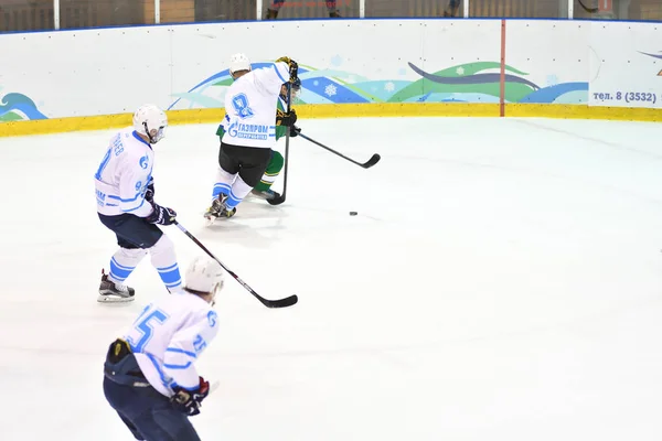 Orenburg Rusia Abril 2017 Año Los Hombres Juegan Hockey Sobre — Foto de Stock