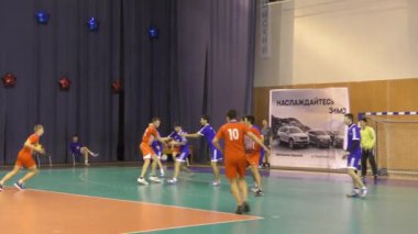 Orenburg, Rusya - 13 Şubat 2018: Orenburg 'un ilk valisi Ivan Ivanovich Neplueva anısına erkekler hentbol uluslararası hentbol turnuvasında oynuyor