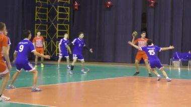 Orenburg, Rusya - 13 Şubat 2018: Orenburg 'un ilk valisi Ivan Ivanovich Neplueva anısına erkekler hentbol uluslararası hentbol turnuvasında oynuyor