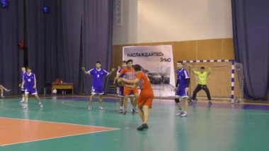 Orenburg, Rusya - 13 Şubat 2018: Orenburg 'un ilk valisi Ivan Ivanovich Neplueva anısına erkekler hentbol uluslararası hentbol turnuvasında oynuyor