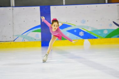 Orenburg, Rusya Federasyonu - 31 Mart 2018 yıl: kız rekabet Artistik Patinaj 