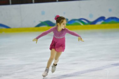 Orenburg, Rusya Federasyonu - 31 Mart 2018 yıl: kız rekabet Artistik Patinaj 