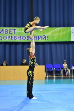 Orenburg, Rusya, 26-27 Mayıs 2017 yıl: gençler rekabet spor akrobasi Açık Şampiyonası spor akrobasi içinde