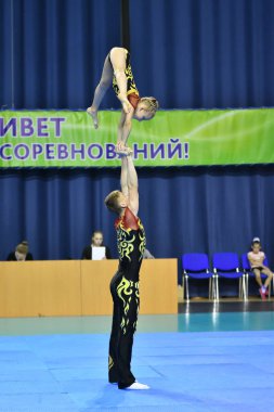 Orenburg, Rusya, 26-27 Mayıs 2017 yıl: gençler rekabet spor akrobasi Açık Şampiyonası spor akrobasi içinde