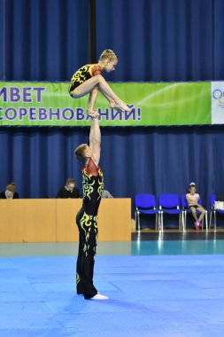 Orenburg, Rusya, 26-27 Mayıs 2017 yıl: gençler rekabet spor akrobasi Açık Şampiyonası spor akrobasi içinde